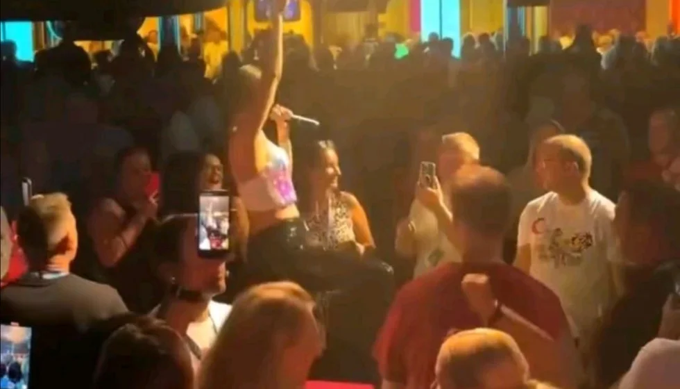 Das 1. Mal gesungen auf der AIDA – zwischen Hamburg und Norwegen „90s Supercruise“.